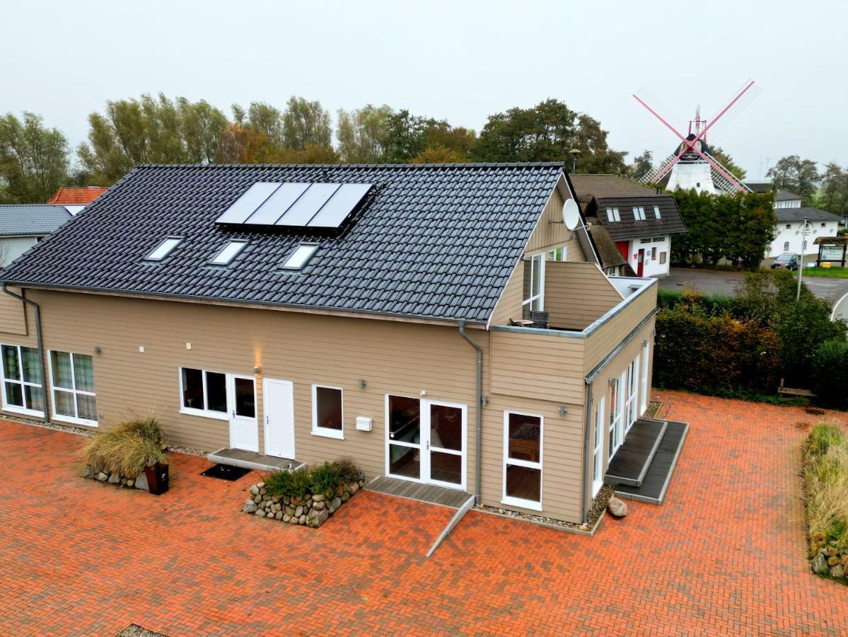 Villa Haus Zwischen Den Wehlen Bei Buesum, 16 Personen à Westerdeichstrich Extérieur photo